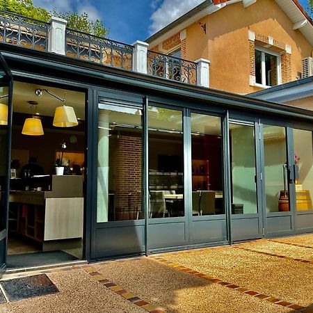 Les Loges Du Theatre Degustation Champagne Offerte Jacuzzi Sauna Jeux Velos Maison Prive 150M2 Historique 14Pers Max Emplacement Exceptionnel Et Chic, 200M De L'Avenue De Champagne, Gare, Musee, Jardins, Restaurations, Toutes Commodites Эперне Экстерьер фото