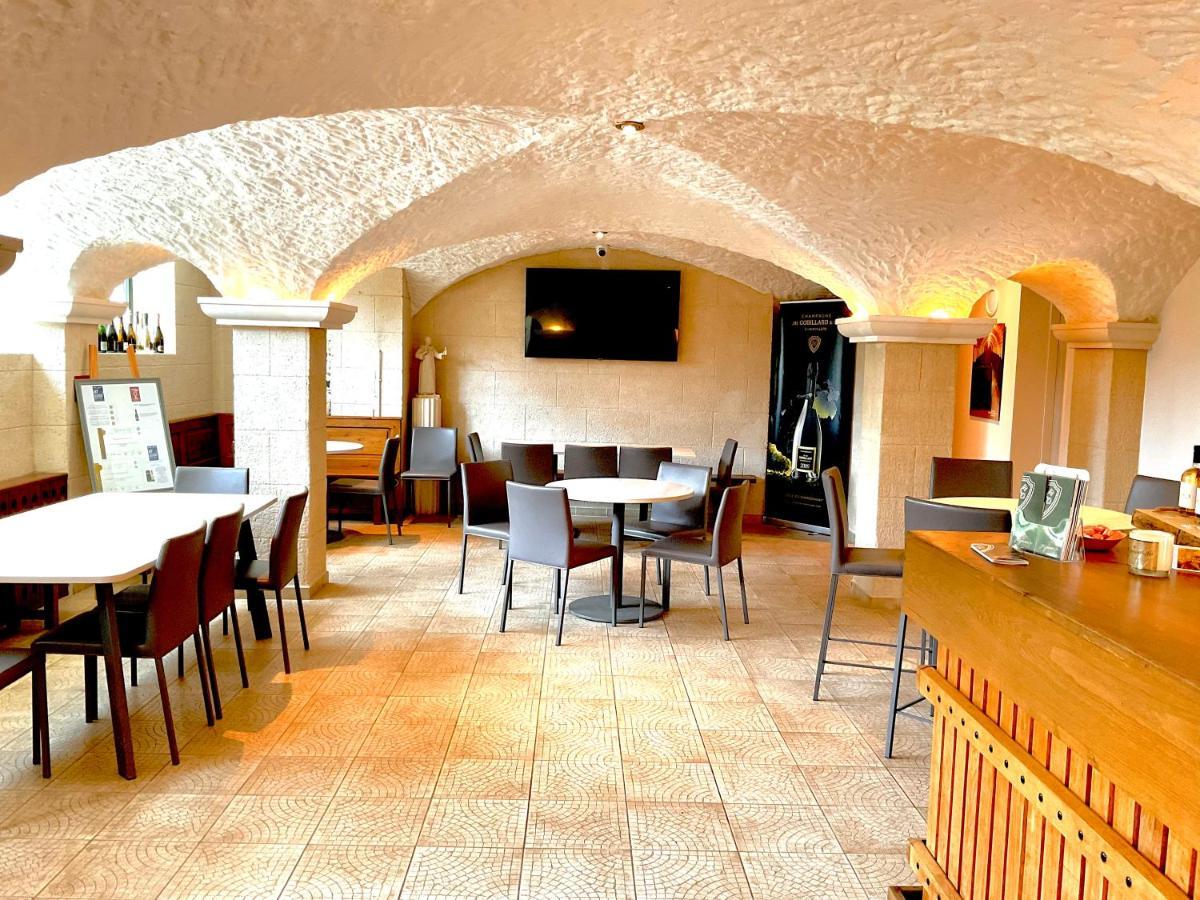 Les Loges Du Theatre Degustation Champagne Offerte Jacuzzi Sauna Jeux Velos Maison Prive 150M2 Historique 14Pers Max Emplacement Exceptionnel Et Chic, 200M De L'Avenue De Champagne, Gare, Musee, Jardins, Restaurations, Toutes Commodites Эперне Экстерьер фото