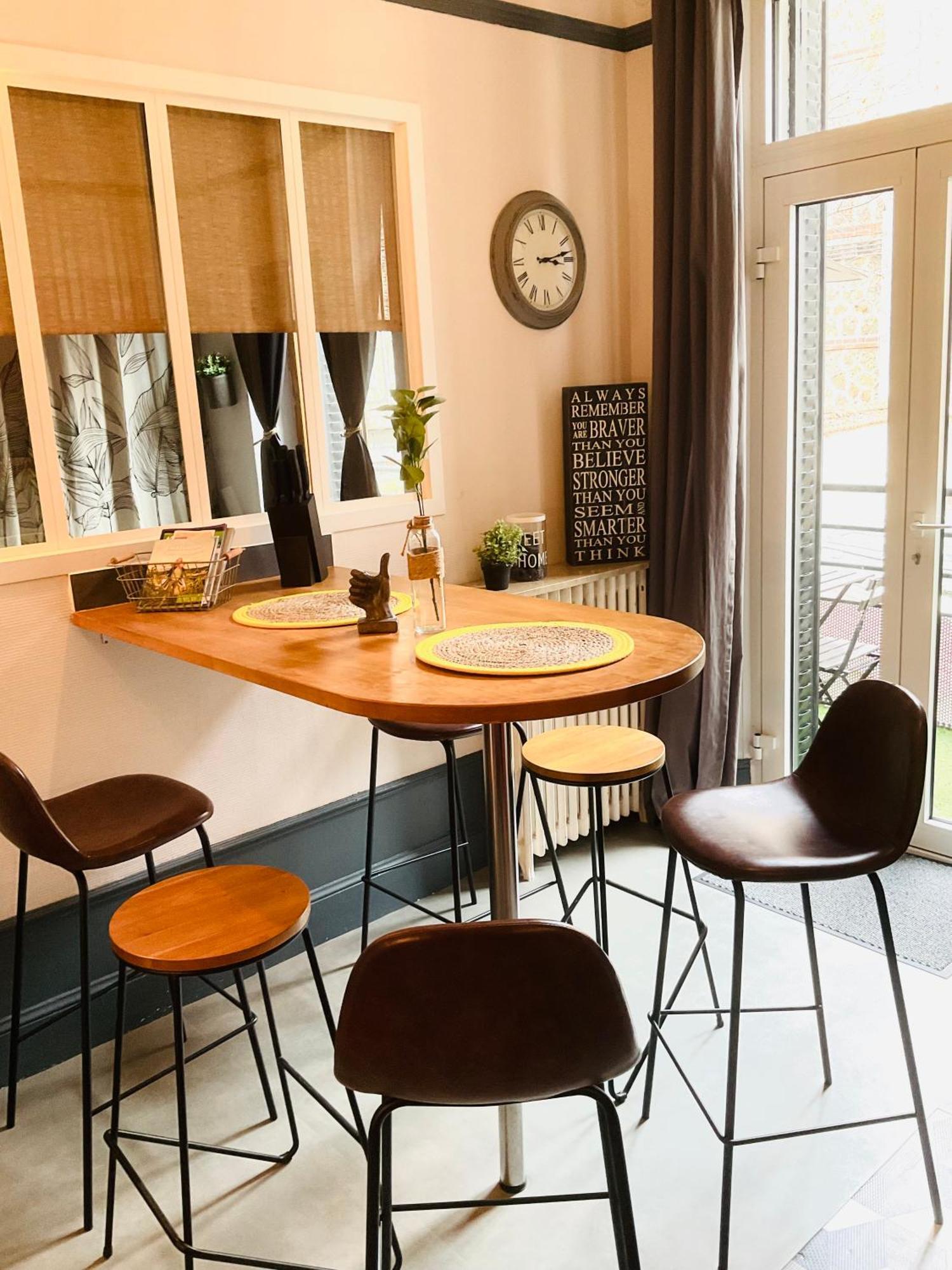 Les Loges Du Theatre Degustation Champagne Offerte Jacuzzi Sauna Jeux Velos Maison Prive 150M2 Historique 14Pers Max Emplacement Exceptionnel Et Chic, 200M De L'Avenue De Champagne, Gare, Musee, Jardins, Restaurations, Toutes Commodites Эперне Экстерьер фото