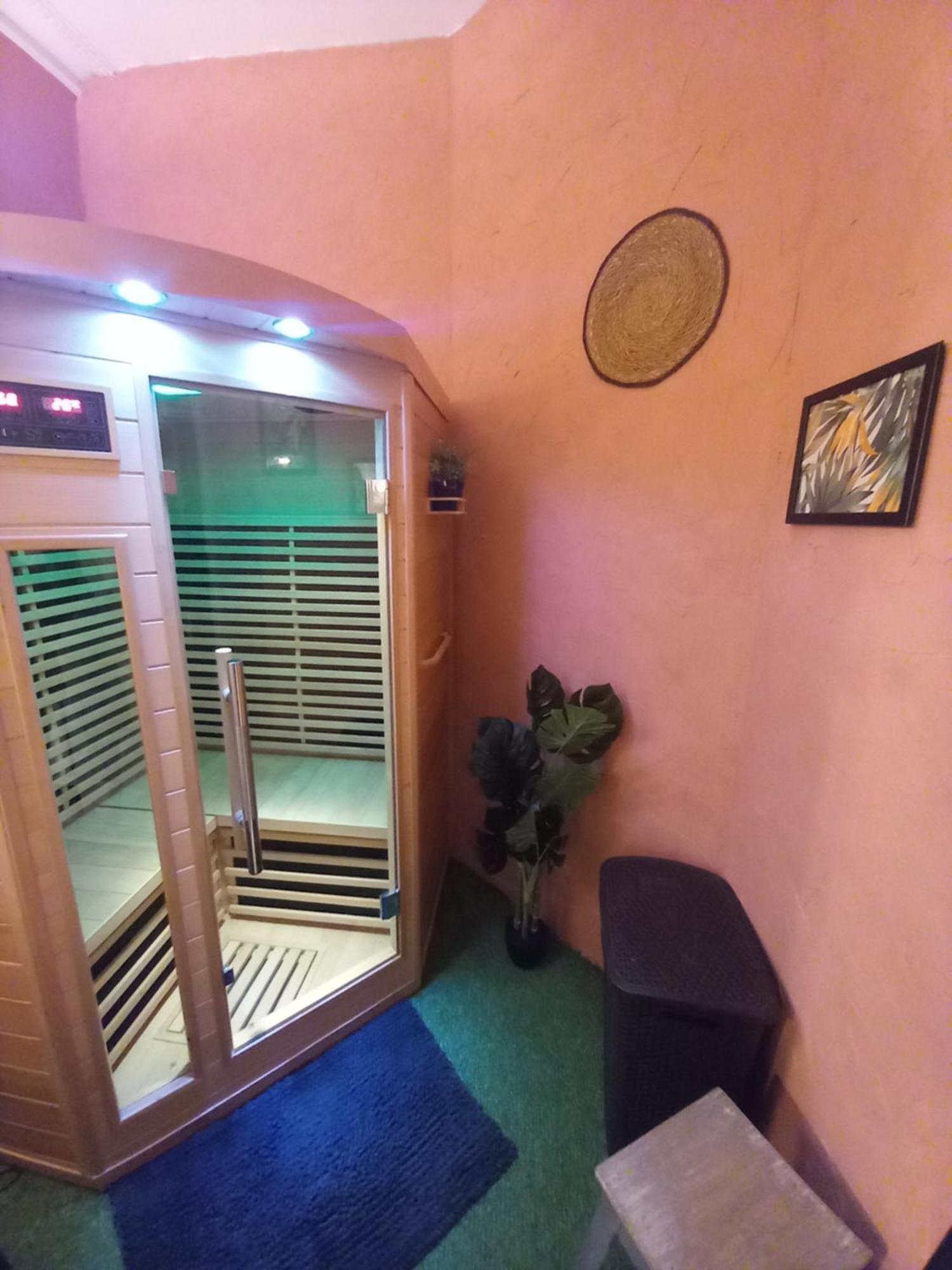 Les Loges Du Theatre Degustation Champagne Offerte Jacuzzi Sauna Jeux Velos Maison Prive 150M2 Historique 14Pers Max Emplacement Exceptionnel Et Chic, 200M De L'Avenue De Champagne, Gare, Musee, Jardins, Restaurations, Toutes Commodites Эперне Экстерьер фото